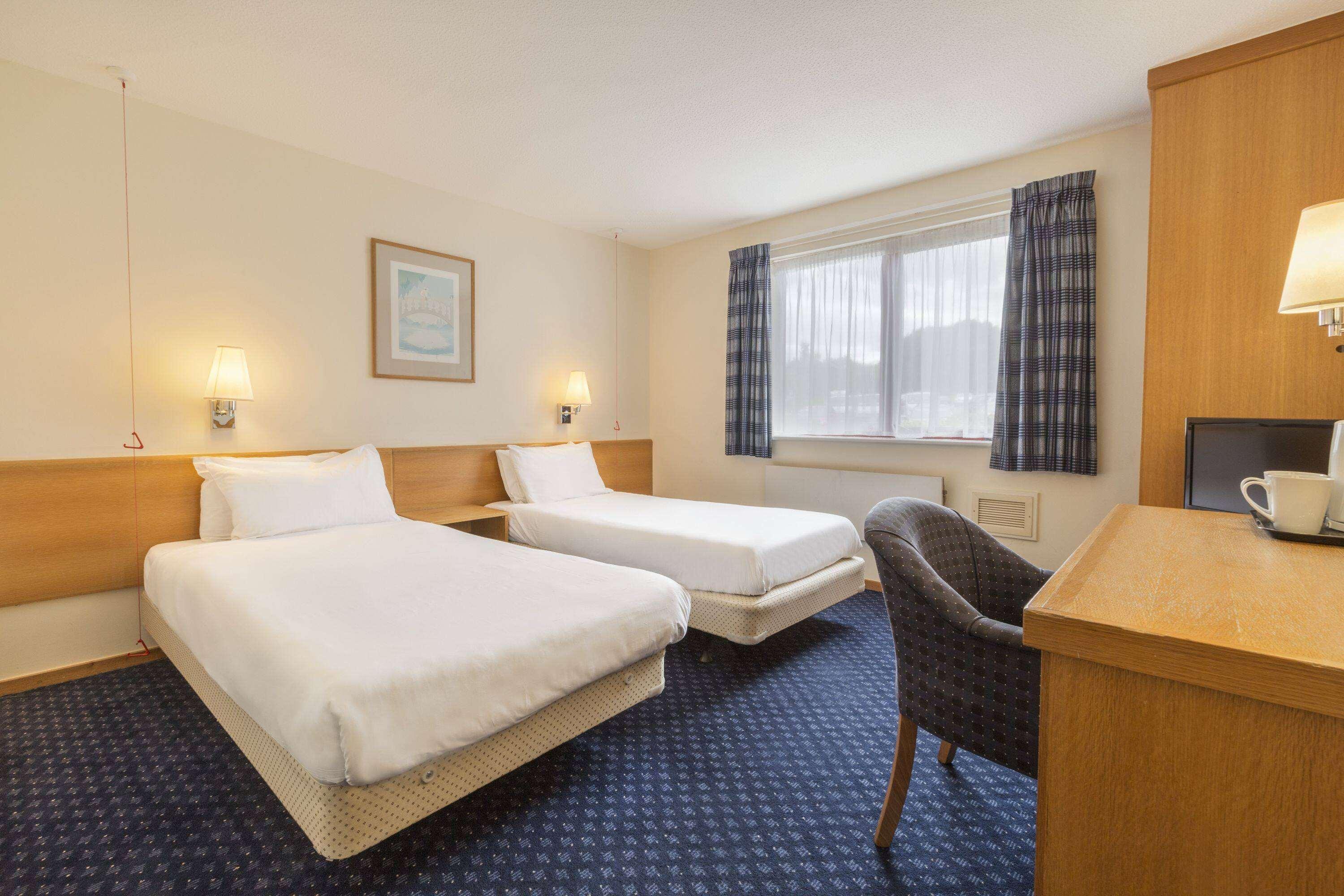 Days Inn Magor Exterior foto