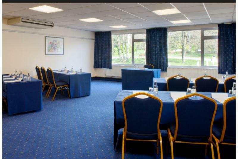 Days Inn Magor Exterior foto